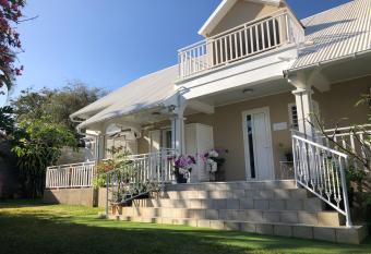 La Villa Ma   allows 18 year olds to book a room