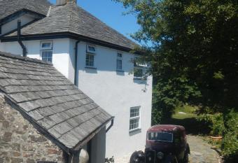 Boots Cottage allows 18 year olds to book a room