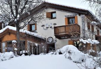 Chesa Sper l Ovel Brail has Balcony rooms