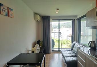 5 Floor - Centrio Condominium in Phuket Town - 30 mins to beaches has Balcony rooms
