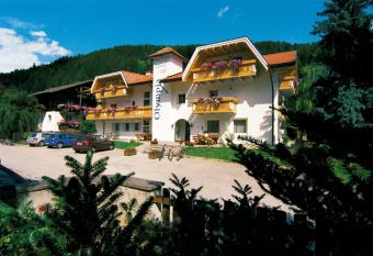 Hotel Olympia allows 18 year olds to book a room