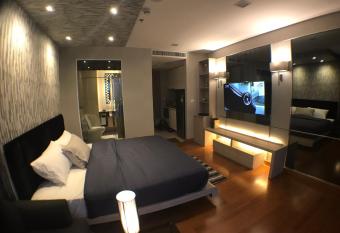 Luxurious Beachfront Pattaya has Balcony rooms