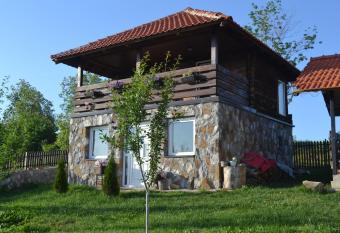 Zlatibor Cottages allows 18 year olds to book a room