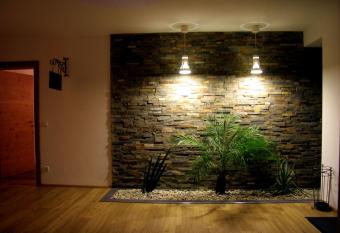 Bed & Breakfast has Balcony rooms