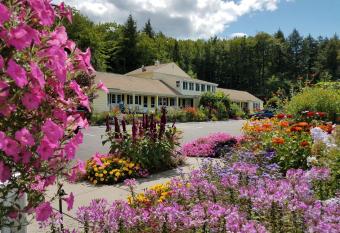 Bay Top Motel allows 18 year olds to book a room