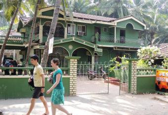 Jes Guest House has Balcony rooms