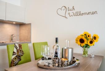 Aparthotel Bergtraum has Balcony rooms