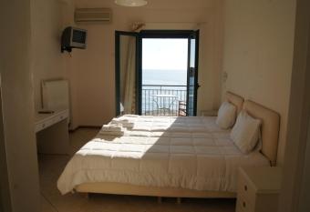 Gorgones, sea-front, great view has Balcony rooms
