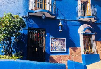 Casa Azul allows 18 year olds to book a room