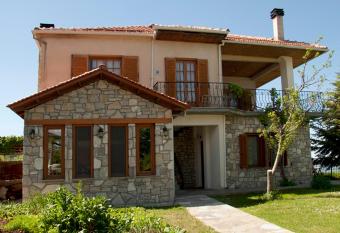 To Balkoni tis Limnis Plastira has Balcony rooms