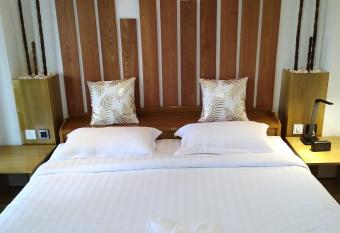 Mingalar Boutique Hotel has Balcony rooms
