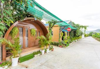 OYO 952 Linh Dan Bungalow allows 18 year olds to book a room