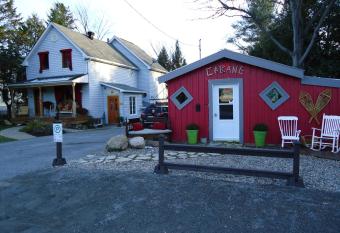 Auberge Old Chelsea has Balcony rooms