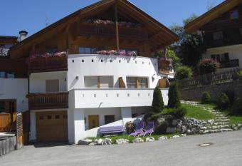 Appartamenti Residence Pars has Balcony rooms