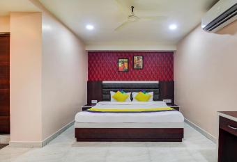 Itsy By Treebo - Golden Fiesta allows 18 year olds to book a room