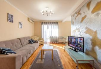 Apartment on Triokhsviatytelska allows 18 year olds to book a room