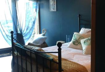 Chambre et Table d h  tes Magaadjukalo has Balcony rooms