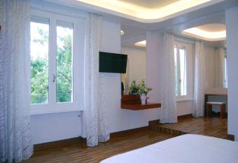 B&B Romeo allows 18 year olds to book a room