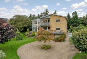 DITLEVs Apartment allows 18 year olds to book a room