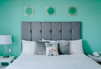 Hotel boutique Venedik allows 18 year olds to book a room