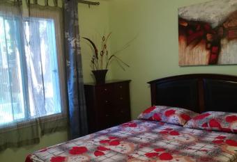 Montreal Authentic appartment has Balcony rooms