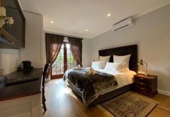 Goblin s Mead has Balcony rooms