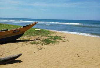 VILLA CHAND KALUTARA has Balcony rooms
