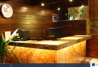 Hotel Porto Allegro Puerto Vallarta allows 18 year olds to book a room