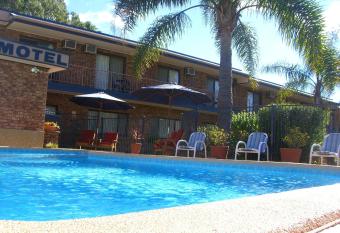 Bridge View Motel has Balcony rooms