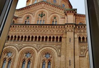 CAMERA e BAGNO PRIVATO a 3 minuti dalla Stazione has Balcony rooms
