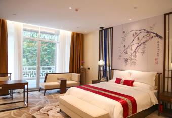 Guangdong Yingbin Hotel has Balcony rooms