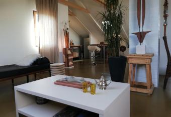 Naiadi Loft Apartment allows 18 year olds to book a room