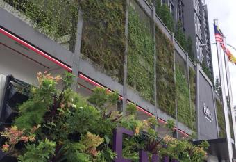 Emira Residence Sek 13 Shah Alam Wi-Fi Netflix allows 18 year olds to book a room