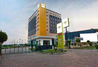 Hotel Caspia Pro Greater Noida allows 18 year olds to book a room