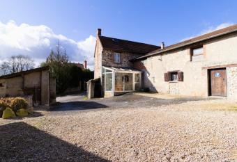 La Fermette Champenoise allows 18 year olds to book a room