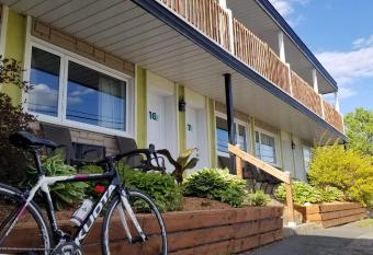 Auberge Happy Logis has Balcony rooms