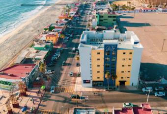 Hotel Jatay allows 18 year olds to book a room