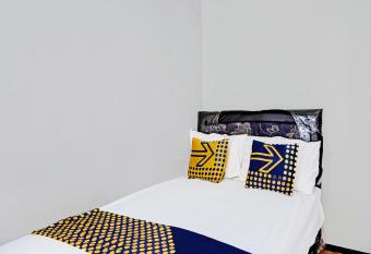 SPOT ON 1711 Serayu Sumbersari Residence allows 18 year olds to book a room