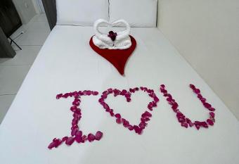 Green Residences 1 Bedroom with Balcony in Metro Manila Multiple Beds Free Breakfast for 2 pax has Balcony rooms