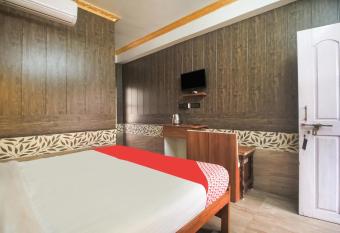 OYO Krishna Guest House allows 18 year olds to book a room