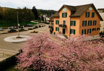 Hotel Mamma allows 18 year olds to book a room