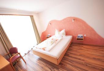 Gasthof Winkelwirt has Balcony rooms