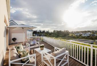 Kingswood Manor No.17 allows 18 year olds to book a room