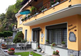 Casa Romana has Balcony rooms