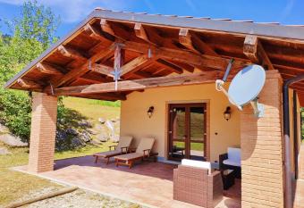 Agriturismo Borgo Biaia has Balcony rooms