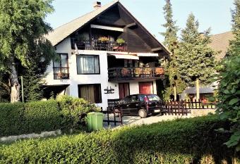 Aparthouse Ani has Balcony rooms