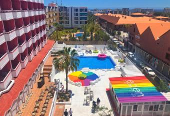 Hotel Ritual Maspalomas - Adults Only allows 18 year olds to book a room