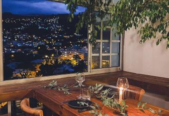 Loft mezzanine verri  re avec vue allows 18 year olds to book a room