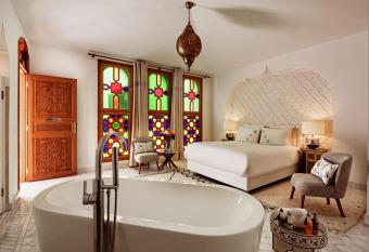 RIAD EMMA has Balcony rooms