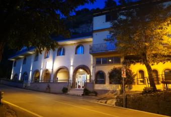 Hotel Ristorante Farese has Balcony rooms